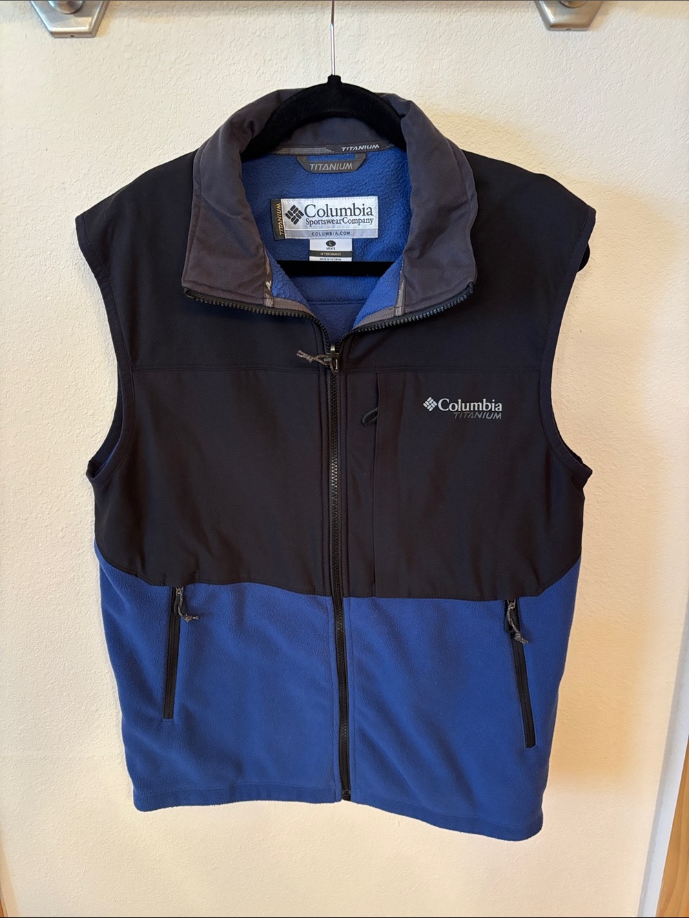 Columbia Black and Royal Blue Titanium Fleece Vest